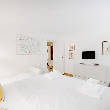 Lemon Tree House Aparthotel